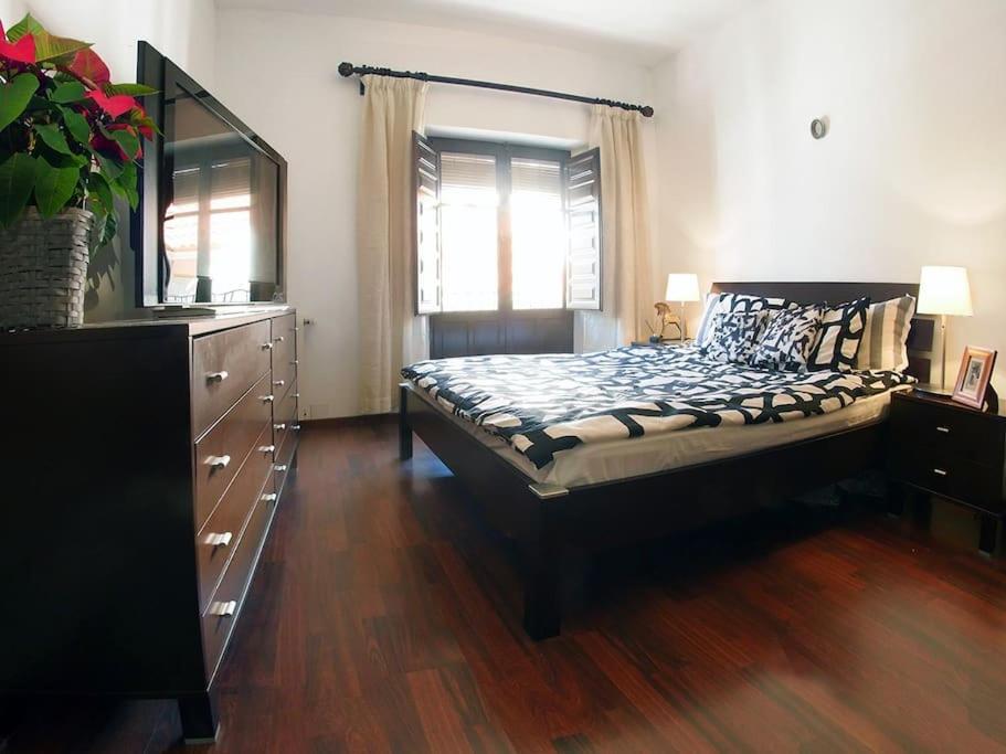 Vip House Rentals, Entire Apartment In Malaga Old Town エクステリア 写真